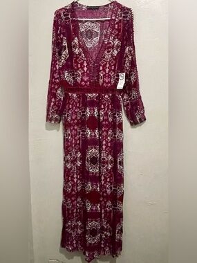 Fashion to Figure dark red maxi dress  with crochet trim Sz 0 ( XL )NWT|